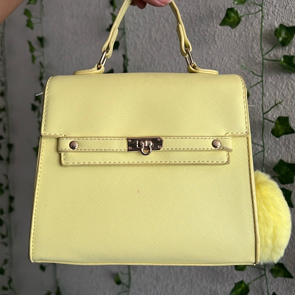 Yellow gold chain crossbody purse